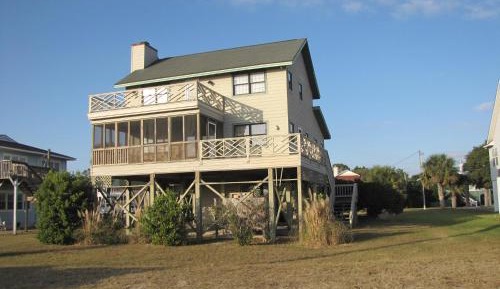 Three-Bedroom Holiday Home 