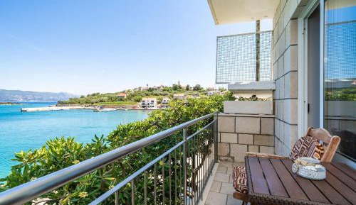 Studio with Sea View (3 Adults)