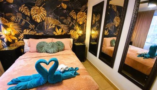 Suite with Pool View