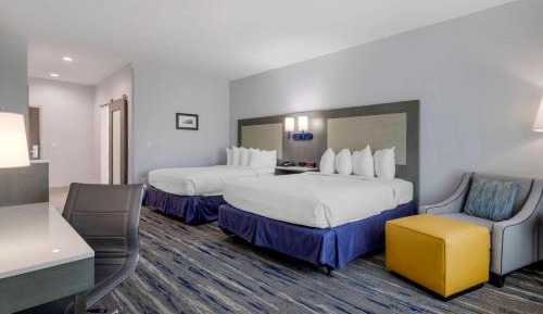 Queen Room with Two Queen Beds and Sofa Bed - Non-Smoking