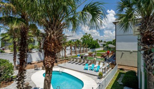 Eight-Bedroom Holiday Home
