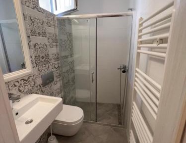 Single Room with Shared Bathroom