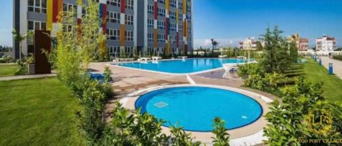 Apartment with Pool View 