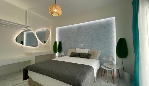 Deluxe Double Room (2 Adults + 1 Child)