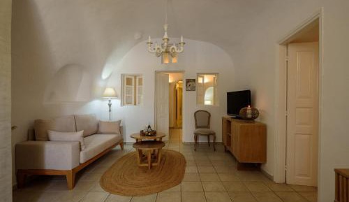 Two-Bedroom Family Cave Villa with Caldera View (5 Adults)
