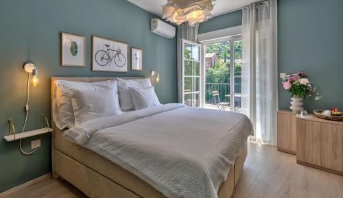 Deluxe Double Room with Balcony and Sea View