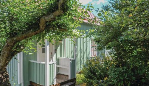 One-Bedroom Holiday Home