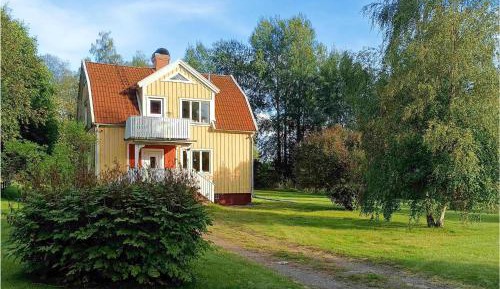 Three-Bedroom Holiday Home 