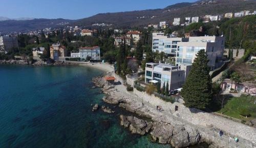 Apartment with Sea View and Balcony
