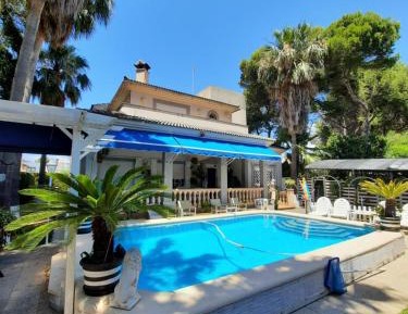 Deluxe Villa