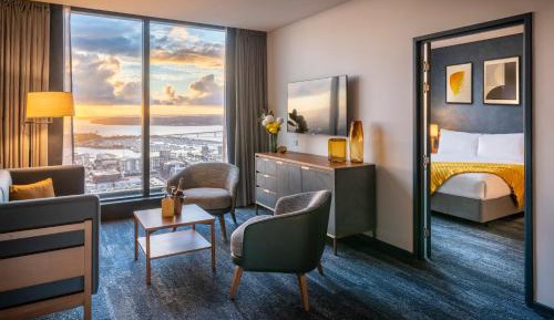 One-Bedroom King Suite with Harbor View