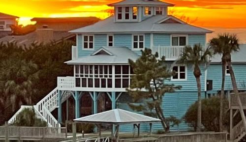 Five Bedroom Holiday Home