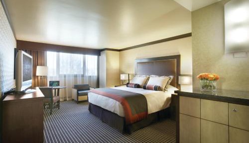 Cactus Petes Resort Tower Deluxe King