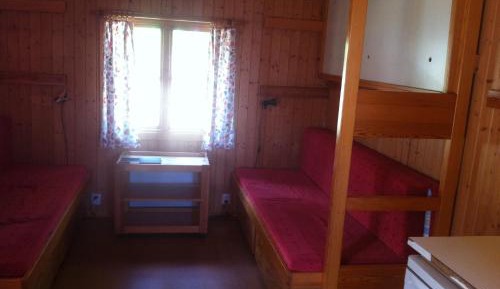 Cottage with Shared Bathroom