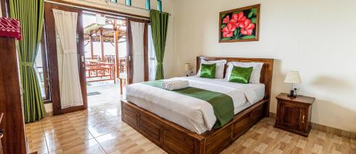 Deluxe Double Room with Balcony and Sea View