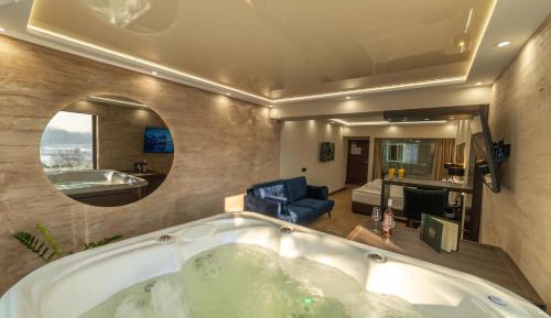 Deluxe Double Room with Extra Bed