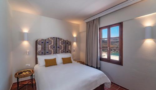 Superior family suite with sea view (19014704)