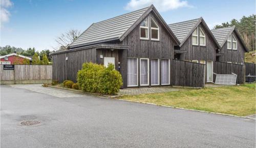 Three-Bedroom Holiday Home 