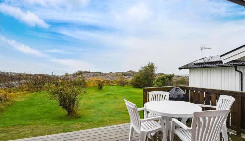 One-Bedroom Holiday Home