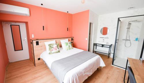 Deluxe Double Room with Shower