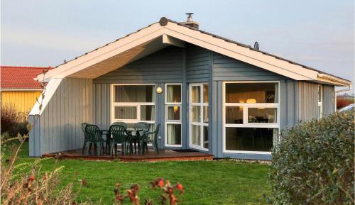 Three-Bedroom Holiday Home 
