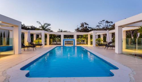 Five-Bedroom Holiday Home