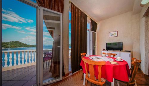One-Bedroom Apartment with Terrace and Sea View