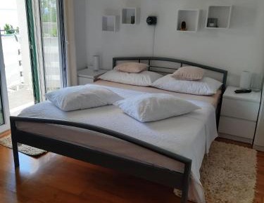 Studio with Balcony and Sea View