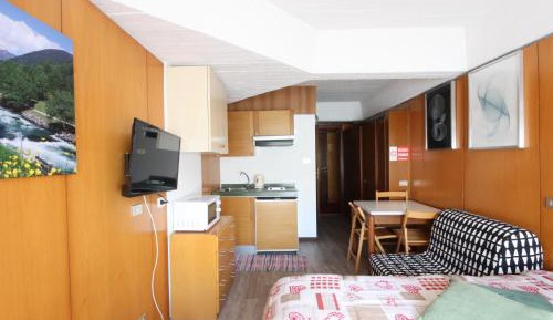 Studio (2 Adults)