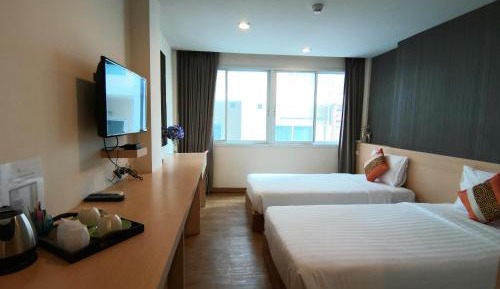 Superior Twin Room with City View