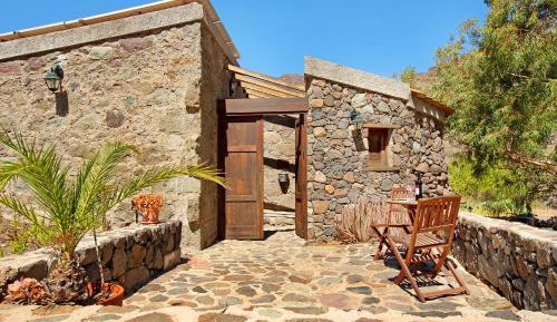 Villa with Garden View