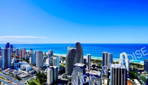 One-Bedroom Plus Study Apartment with Sky Ocean View