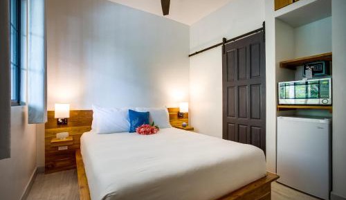 Deluxe Queen Room