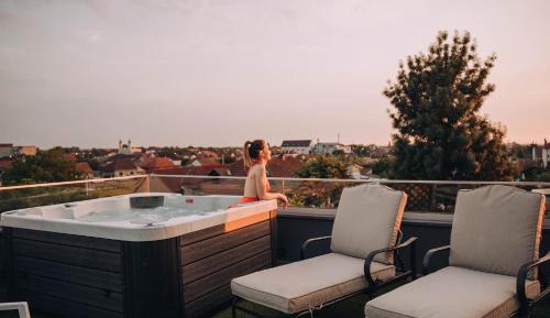King Room with Spa Bath