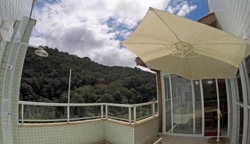 Apartment with Mountain View