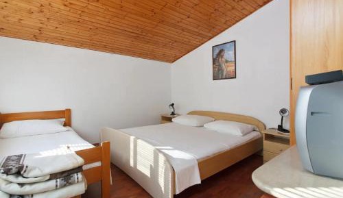 One-Bedroom Apartment with Terrace and Sea View