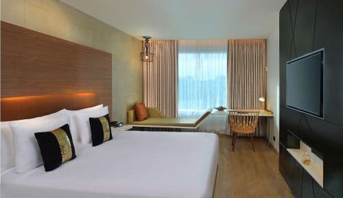 Deluxe Room with Lake View