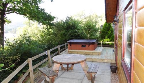 Chalet with Hot Tub