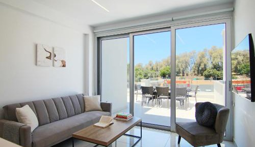 Deluxe Apartment