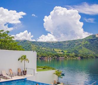 Apartment with Lake View