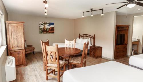 Queen Room with Three Queen Beds