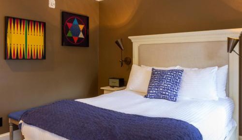 Queen Room 1