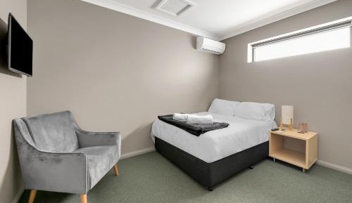 Queen Room with Shared Bathroom