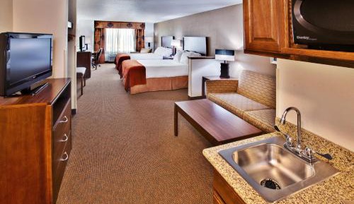 Twin Suite with Sofa Bed