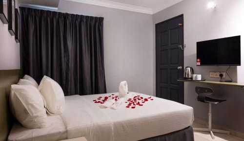 Deluxe Queen Room