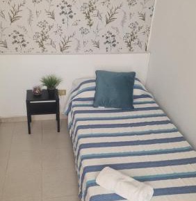 Single Room with Shared Bathroom