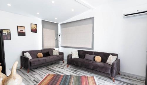 Family Room with Garden View
