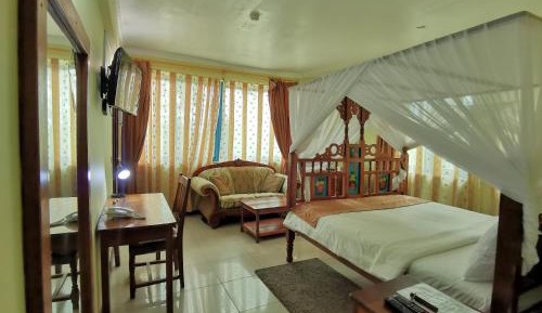 Deluxe Suite