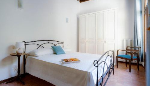 One-Bedroom Apartment with Garden View
