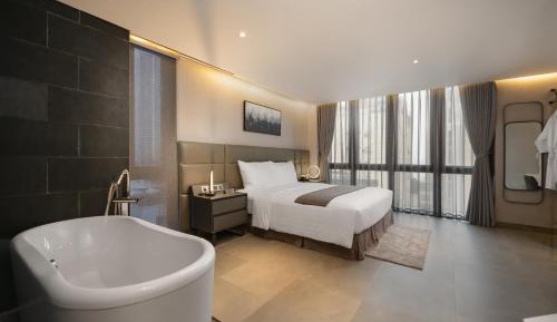 Junior Suite with City View